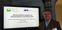 Prof. Dr. Christian Haumann beim Symposium in Berlin